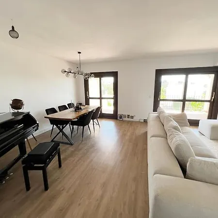 Casa En El Campanario Golf 埃斯特波纳